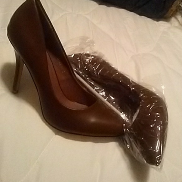 Riverberry Khaki Dress Shoe Heels - Picture 2 of 7